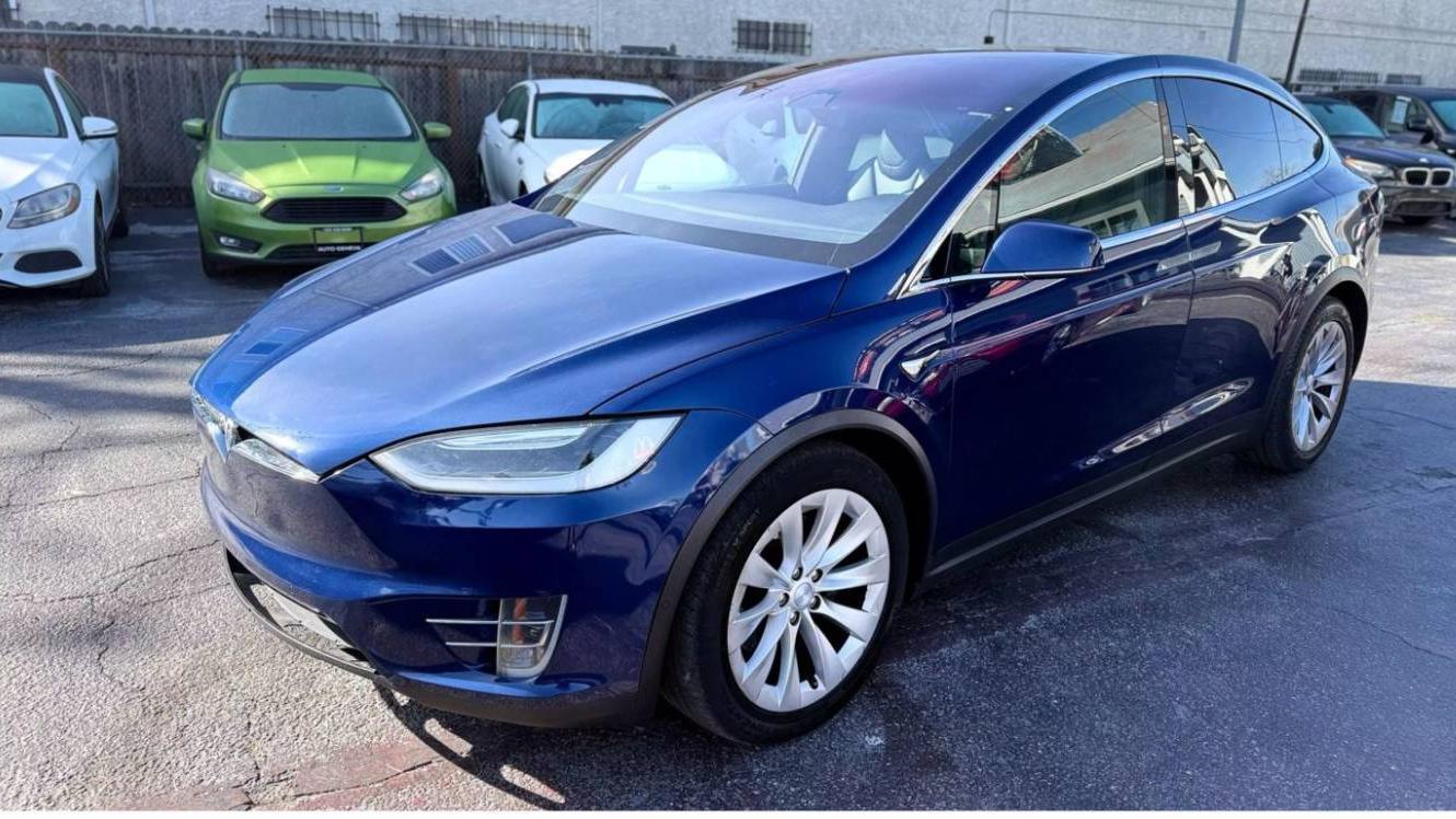 TESLA MODEL X 2017 5YJXCAE25HF061265 image